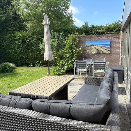 Gemuetliches, Helles Ferienhaus Mit Privatem Garten In Gepflegtem Ferienpark Warmenhuizen Extérieur photo